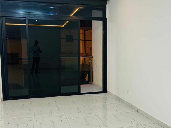 Un très bel appart de 3 pièces logé au 1er étage à la Riviera 3