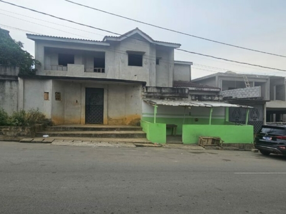 Terrain de 1000m2 à vendre Cocody Riviera Bonoumin à proximité d’Abidjan MALL