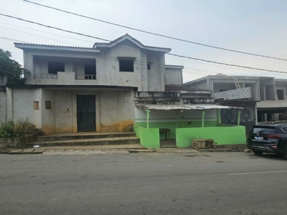 Terrain de 1000m2 à vendre Cocody Riviera Bonoumin à proximité d’Abidjan MALL