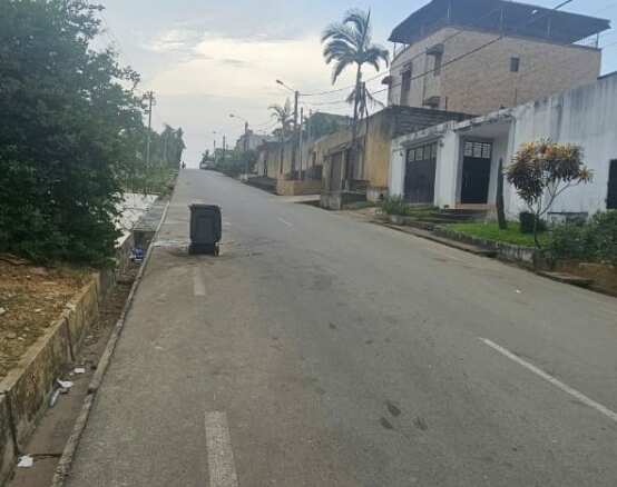 Terrain de 1000m2 à vendre Cocody Riviera Bonoumin à proximité d’Abidjan MALL