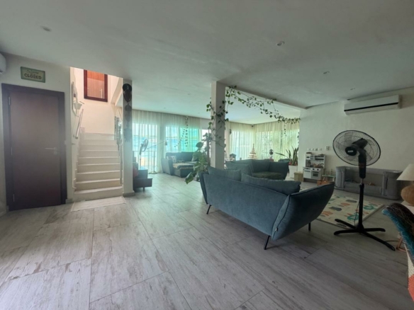 LOCATION, Riviera 04 – Synacassci 2, Une belle duplex de 05 pièces