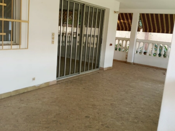 A louer, au niveau de 2 plateaux vallon vers 12 ème, une villa basse de 6 chambres autonomes