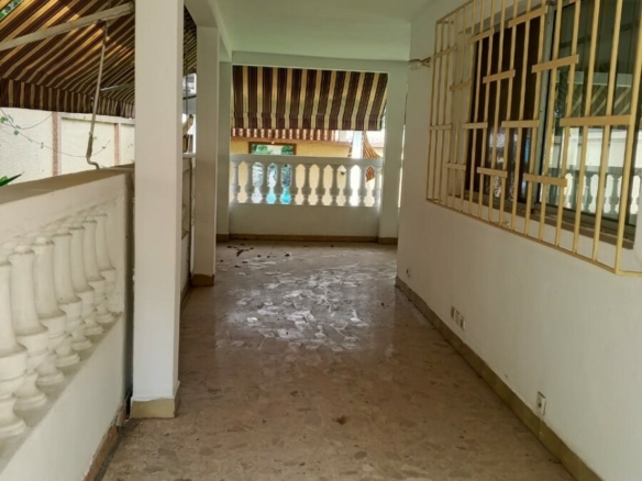 A louer, au niveau de 2 plateaux vallon vers 12 ème, une villa basse de 6 chambres autonomes