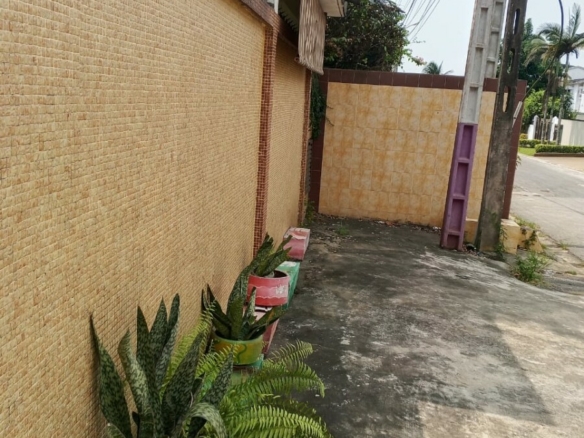 A louer, au niveau de 2 plateaux vallon vers 12 ème, une villa basse de 6 chambres autonomes