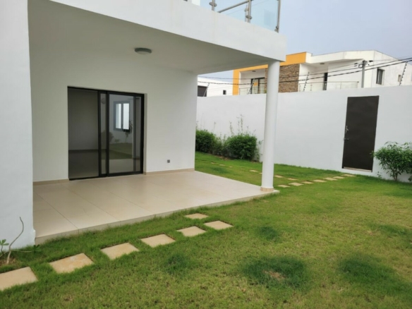 LOCATION MAGNIFIQUE VILLA DUPLEX 7 PIÈCES + 2 DÉPENDANCES ANGRE GESTOCI – Cité ÉQUINOXE