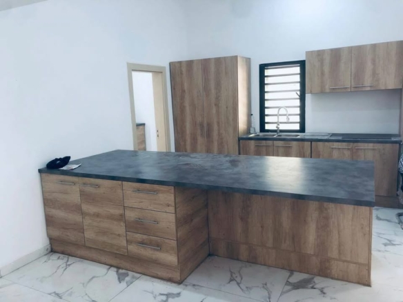 EN VENTE UNE SUPERBE VILLA DUPLEX DE 8 PIECES AVEC PISCINE SUR 650m2 A LA RIVIERA ATTOBAN