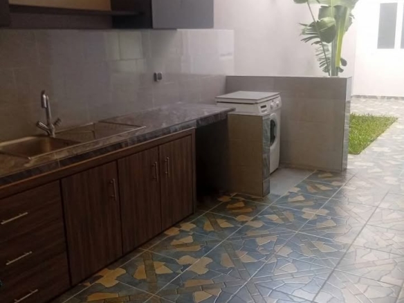 A VENDRE UNE BELLE VILLA DE 8 PIECES AVEC PISCINE A BASSAM CITE LES ROSIERS