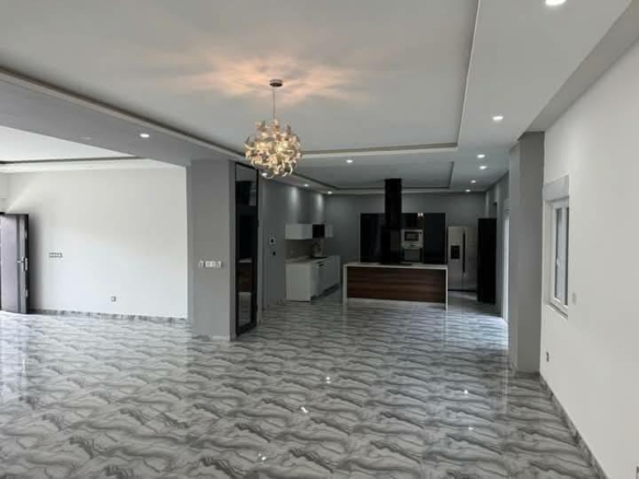 A VENDRE UNE BELLE VILLA DE 8 PIECES AVEC PISCINE A BASSAM CITE LES ROSIERS