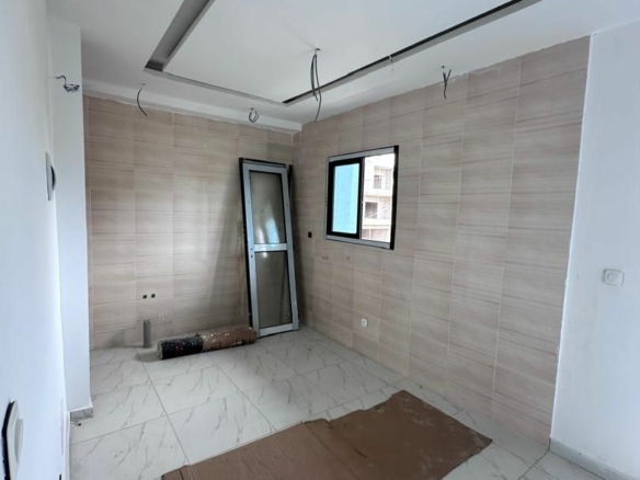 A VENDRE UN IMMEUBLE R+4 A BINGERVILLE ANAN RESIDENTIELLE