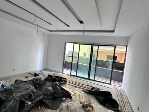 A VENDRE UN IMMEUBLE R+4 A BINGERVILLE ANAN RESIDENTIELLE