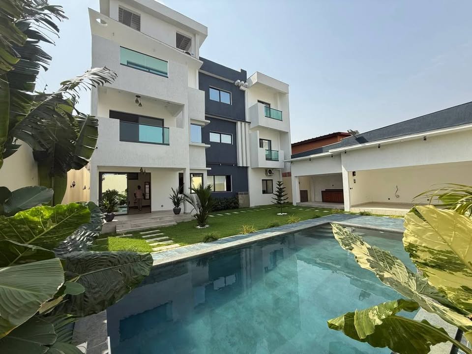 EN VENTE|| TRIPLEX DE STANDING|| 9 PIÈCES AVEC PISCINE|| VUE LAGUNAIRE|| A RIVIERA ABATTA RÉSIDENTIE