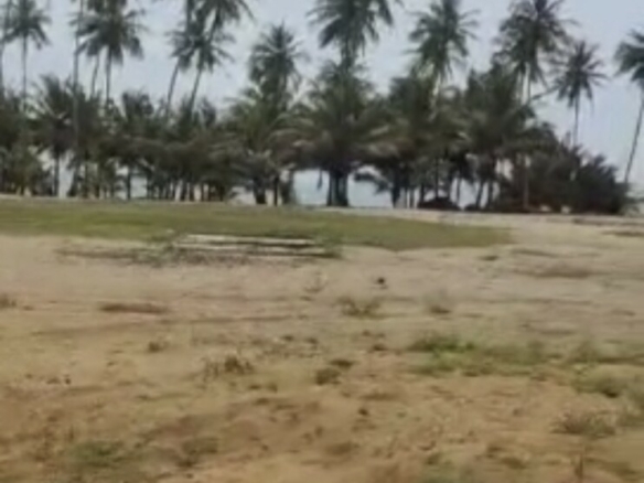 Plusieurs terrains de 1000m2 à la baie des milliardaires