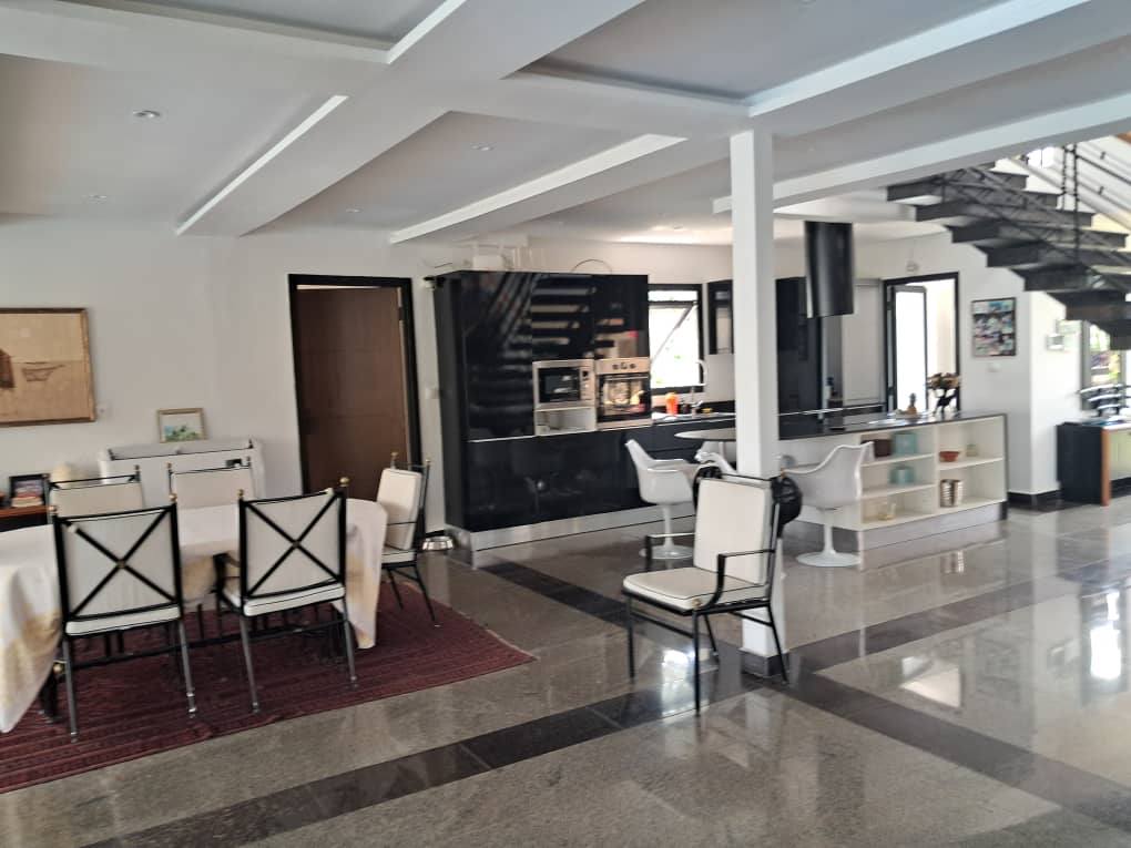 ! UNE VILLA DE HOTE A LA RIVIERA GOLF1 EN BORDURE DE LAGUNE