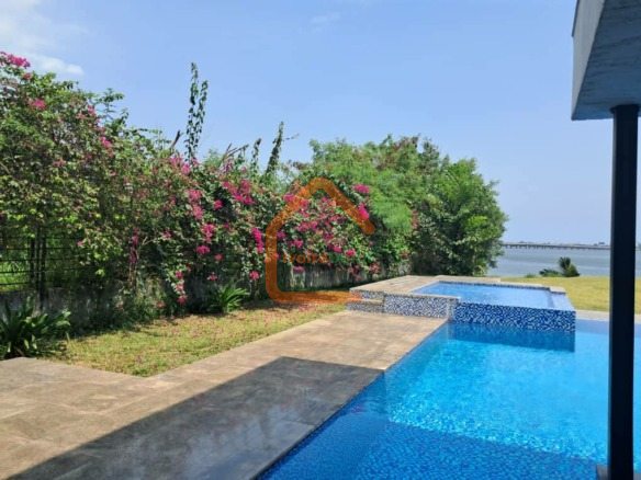 EN VENTE ! UNE VILLA DE HOTE A LA RIVIERA GOLF1 EN BORDURE DE LAGUNE