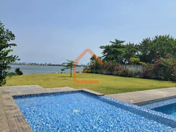 EN VENTE ! UNE VILLA DE HOTE A LA RIVIERA GOLF1 EN BORDURE DE LAGUNE