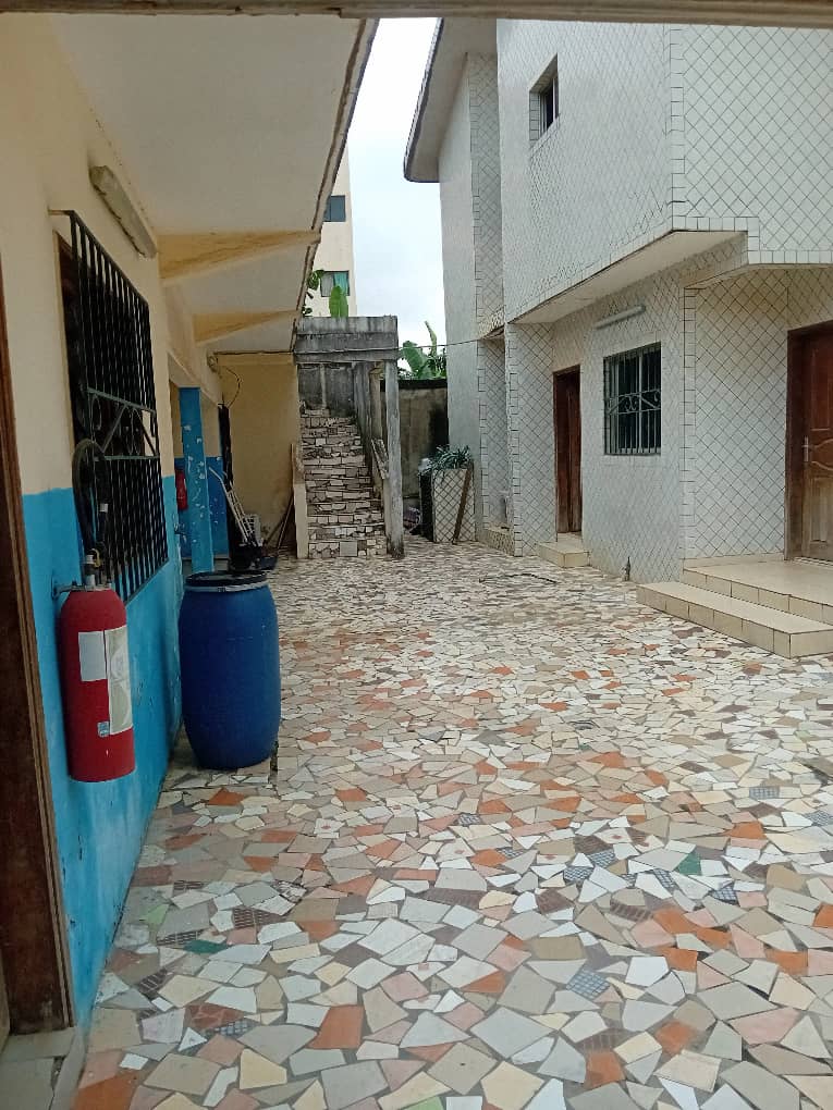 Villa 11 pièces à vendre à FAYA