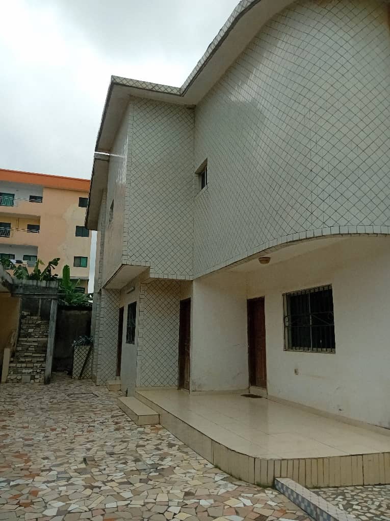 Villa 11 pièces à vendre à FAYA