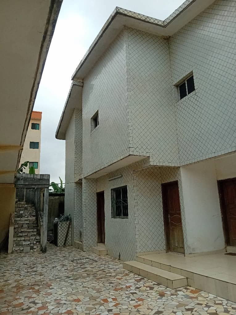 Villa 11 pièces à vendre à FAYA