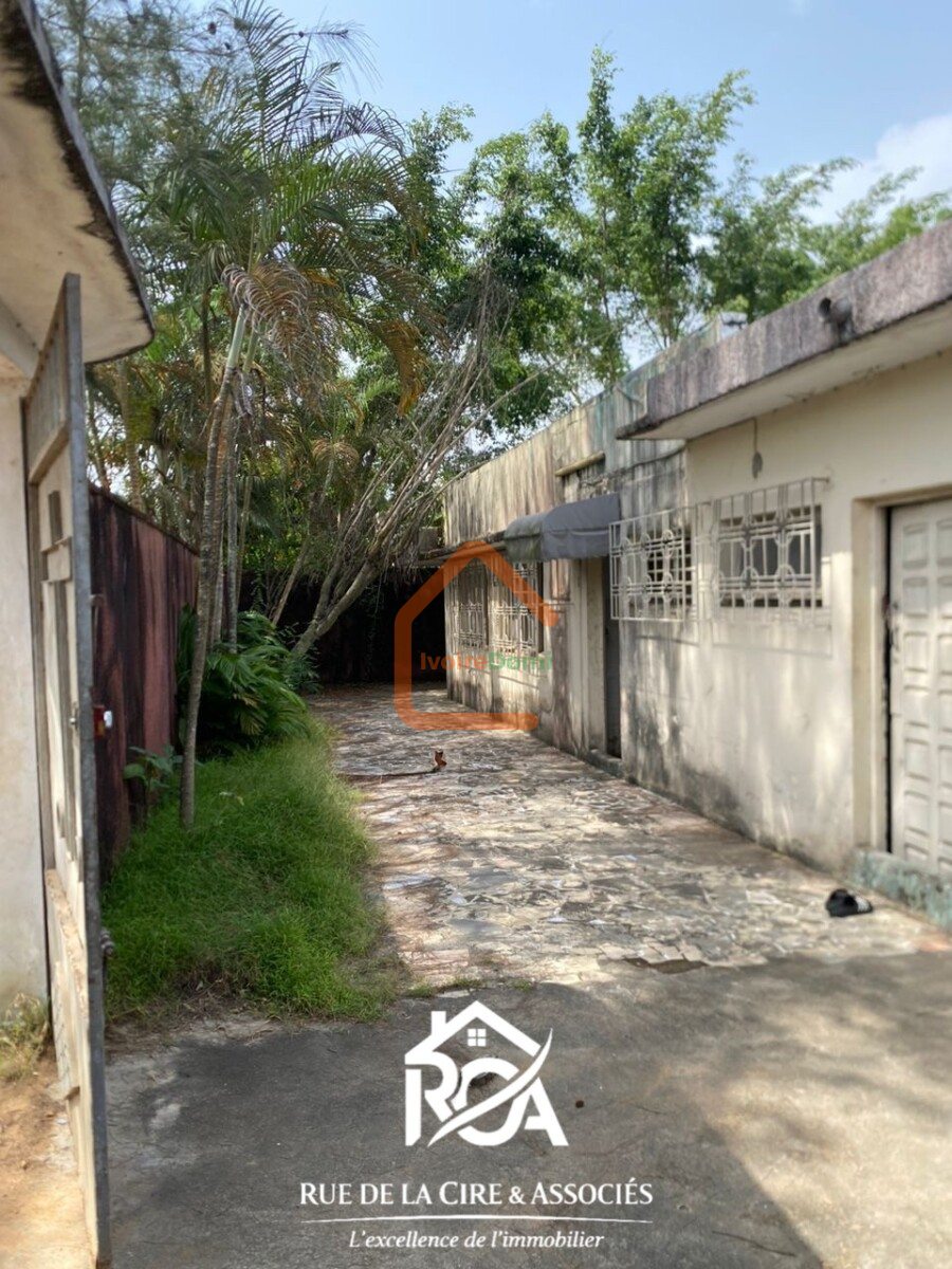 Terrain dans une cité paisible ( FANY) à l’entrée de YOPOUGON