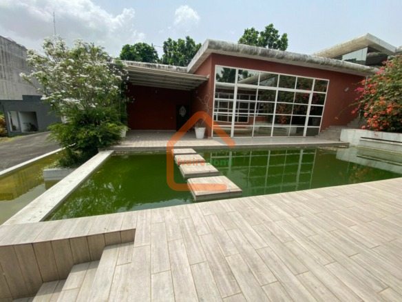 Terrain à vendre Abidjan Cocody Mermoz 2169m2 avec ACD