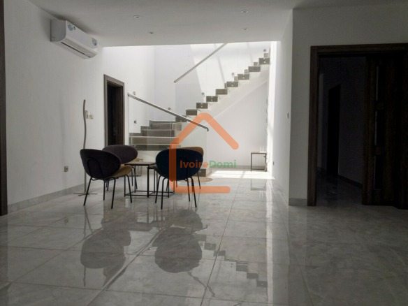 En vente une nouvelle villa F7 avec 2 apparts F2 a la riviera abatta résidentielle