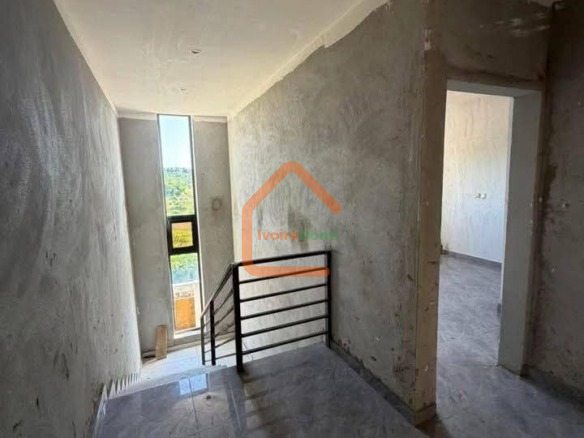 Vente d’une villa duplex de 5 pièces à Bingerville, derrière l’hôpital Mère-Enfant