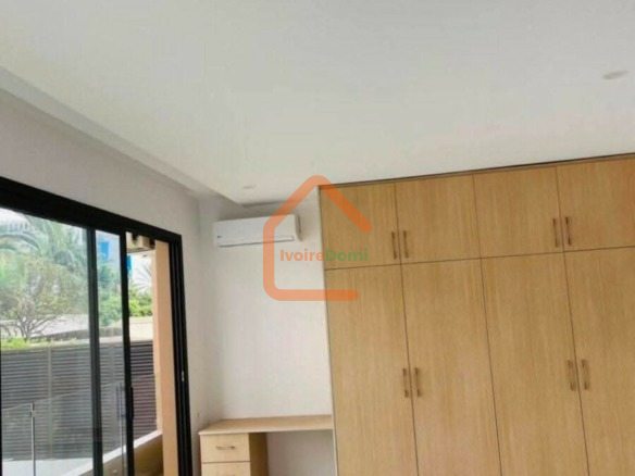 Location d’une villa duplex de 5 pièces au 2 plateaux vallons dans une cité zone restaurant BMW