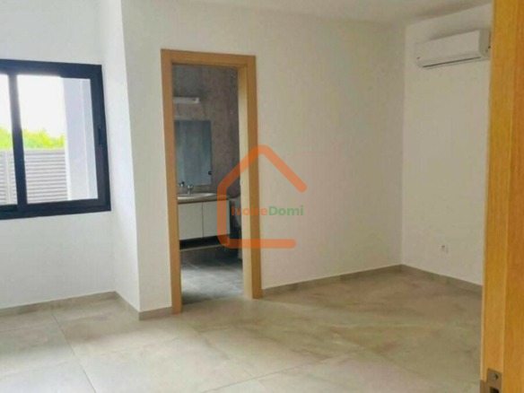 Location d’une villa duplex de 5 pièces au 2 plateaux vallons dans une cité zone restaurant BMW