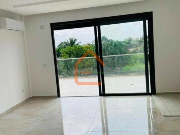 Location d’une villa duplex de 5 pièces au 2 plateaux vallons dans une cité zone restaurant BMW