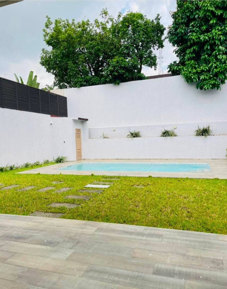 D’une villa duplex de 5 pièces au 2 plateaux vallons dans une cité zone restaurant BMW