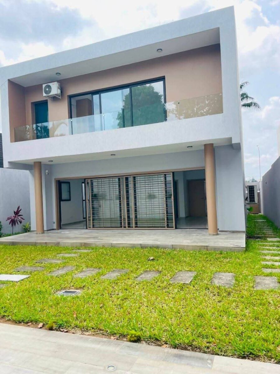 🏡 RIVIERA 4 – VILLA DUPLEX T12 DE HAUT STANDING À LOUER