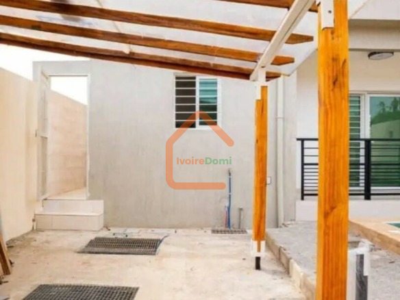 Vente d’une villa duplex de 5 pièces à Grand Bassam Mondoukou
