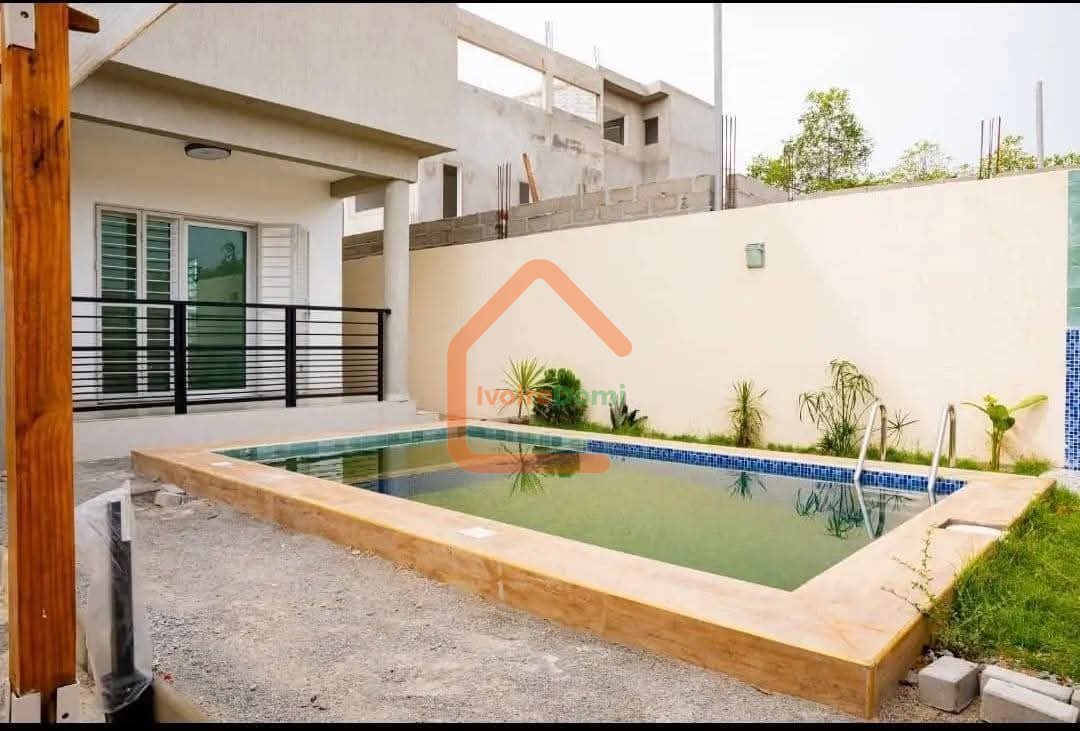D’une villa duplex de 5 pièces à Grand Bassam Mondoukou