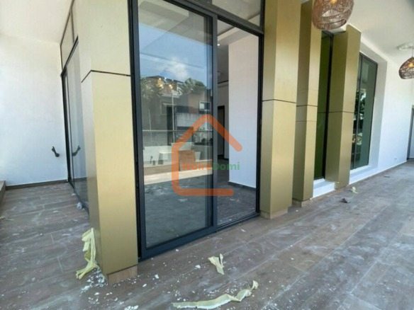 Vente d’une villa triplex de 8 pieces à Cocody Angré 8eme TRANCHE BESSIKOI
