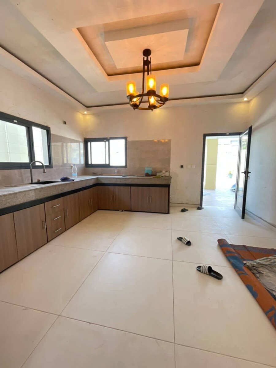 D’une villa triplex de 8 pieces à Cocody Angré 8eme TRANCHE BESSIKOI