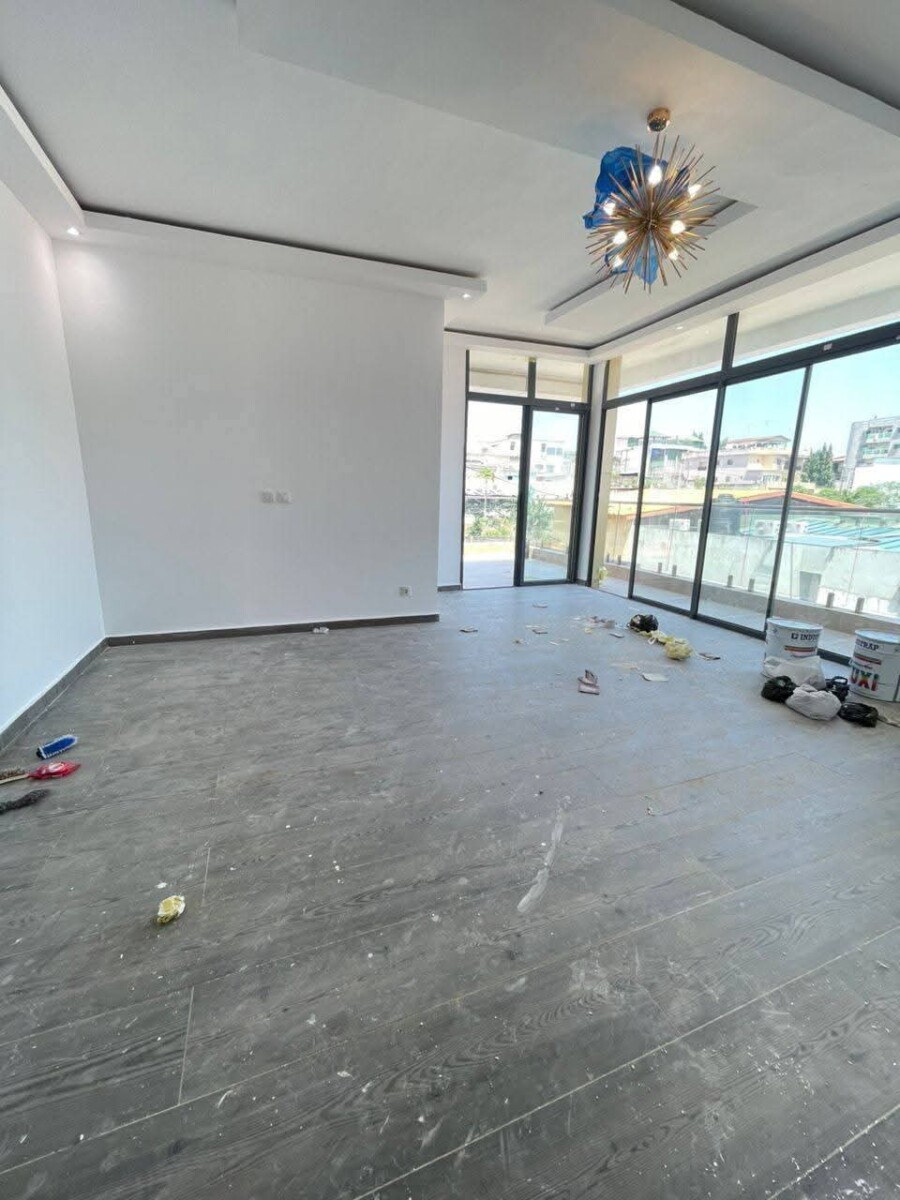 D’une villa triplex de 8 pieces à Cocody Angré 8eme TRANCHE BESSIKOI