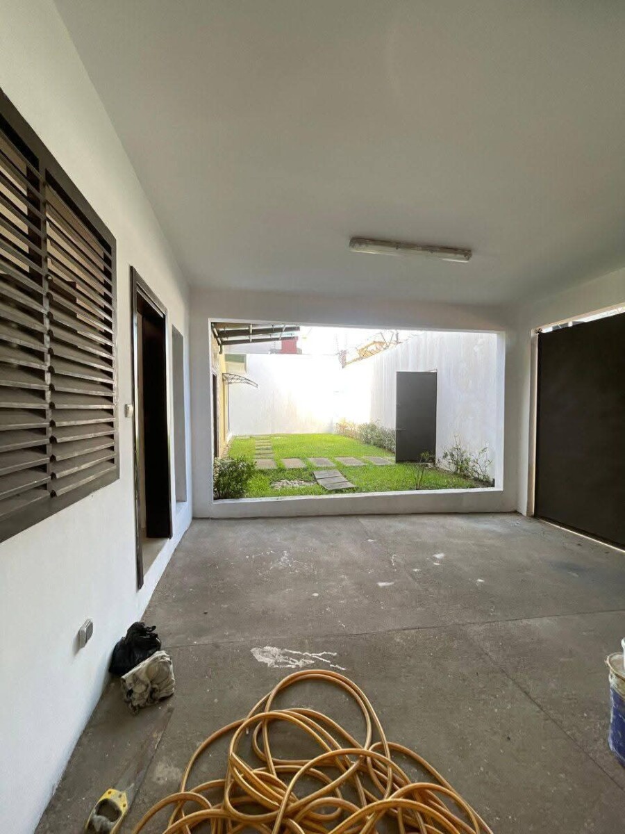 D’une villa duplex de 5 pièces à Cocody Riviera Synacacci 2