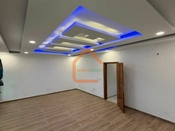 Villa triplex moderne à Cocody Djorobité 1 – Cité N’Goran