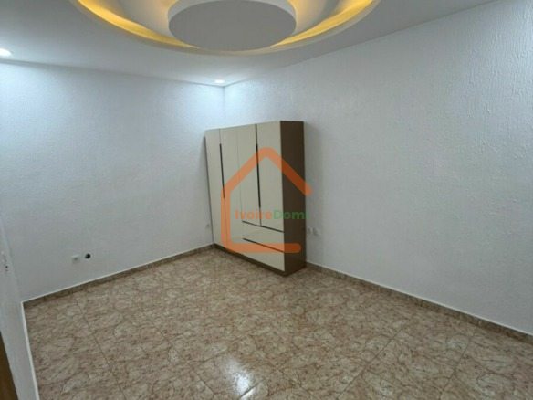 Villa triplex moderne à Cocody Djorobité 1 – Cité N’Goran