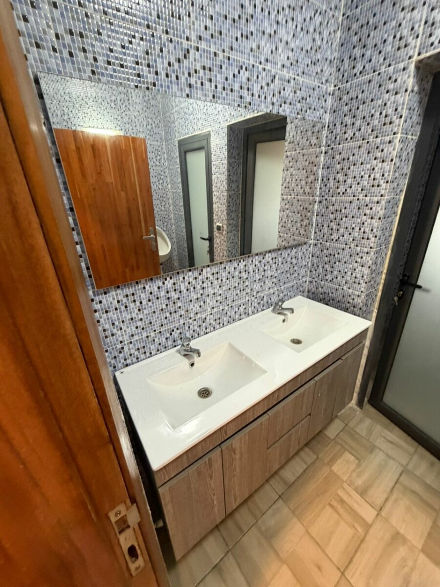 Villa triplex moderne à Cocody Djorobité 1 – Cité N’Goran