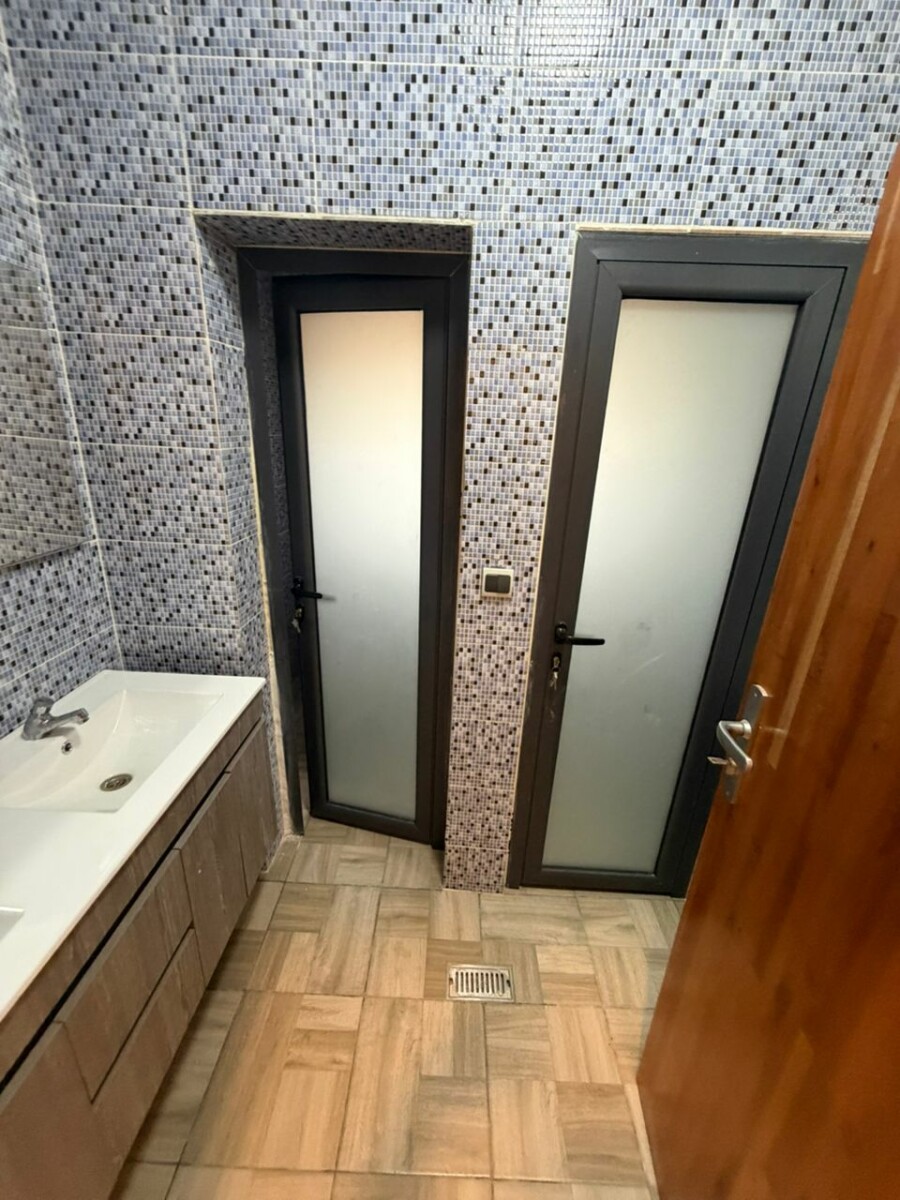 Villa triplex moderne à Cocody Djorobité 1 – Cité N’Goran