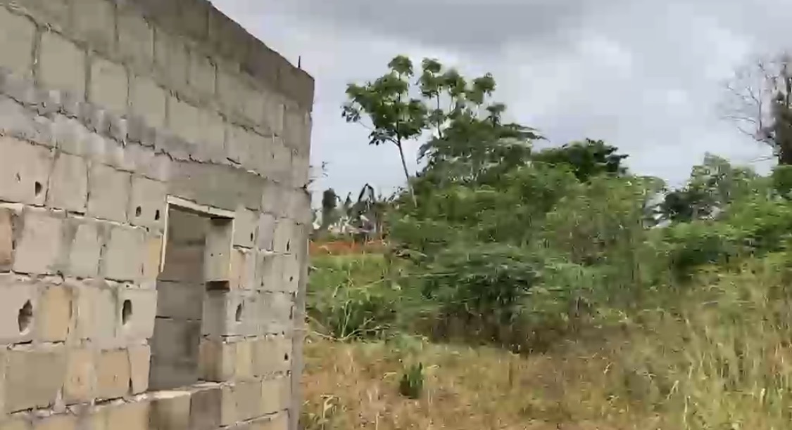 1 lot de 960m², approuvé situé à bonoua château chinois