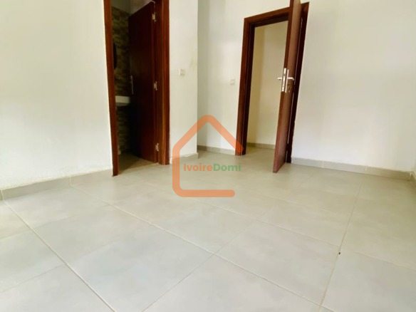 VILLA 4 PIÈCES À VENDRE – NOUVEAU CHU ANGRÉ