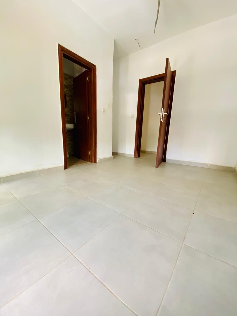 VILLA 4 PIÈCES À VENDRE – NOUVEAU CHU ANGRÉ