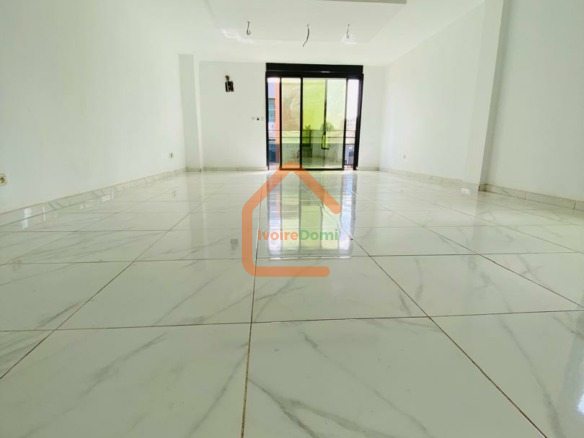 VILLA 4 PIÈCES À VENDRE – NOUVEAU CHU ANGRÉ