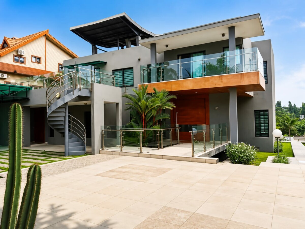 À VENDRE – VILLA SOMPTUEUSE 17 PIÈCES 2 PLATEAUX VALLON