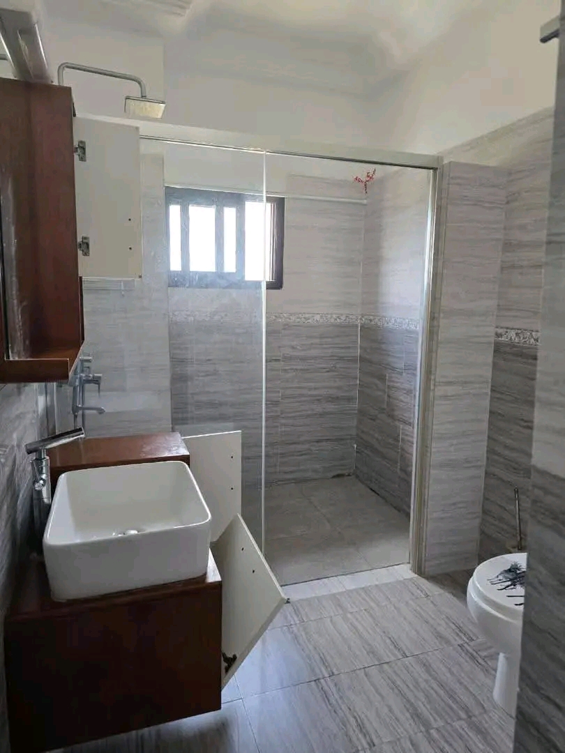 À LOUER – APPARTEMENT 4 PIÈCES MEUBLÉ 📍 Cocody 2 Plateaux ENA