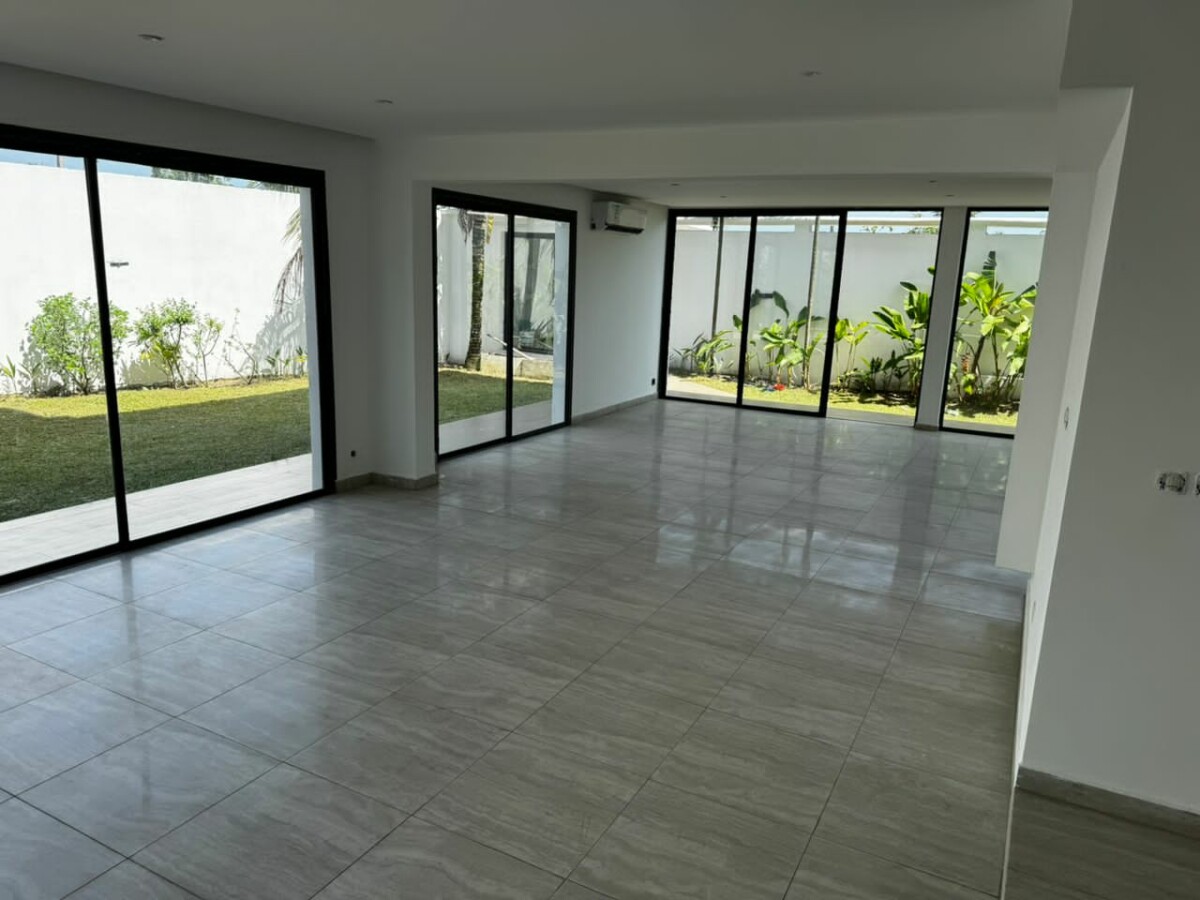 À LOUER – VILLA DUPLEX 8 PIÈCES AVEC PISCINE 🔥 📍 M’Badon – Procréa Vue Lagune Standing premium