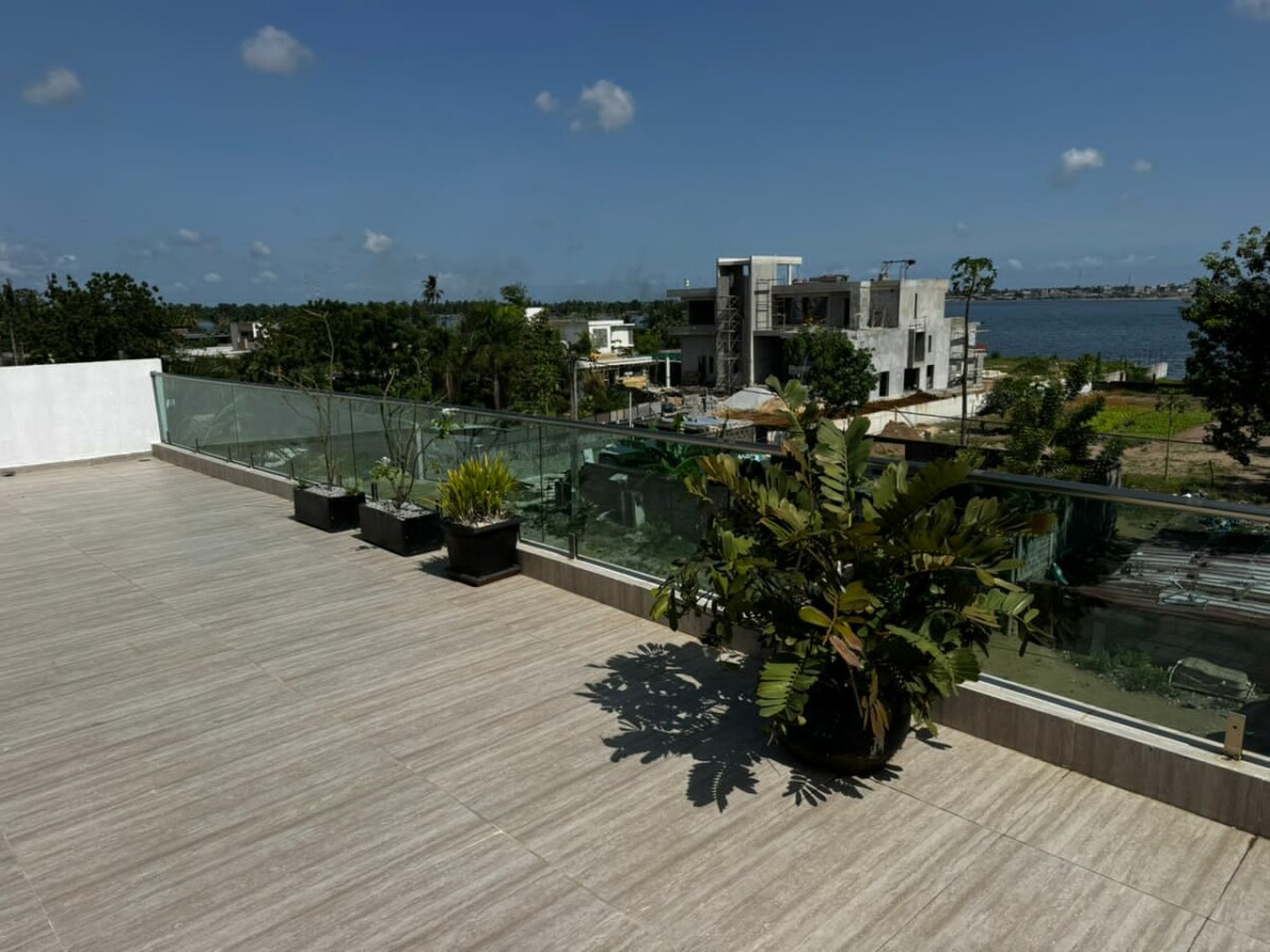 À LOUER – VILLA DUPLEX 8 PIÈCES AVEC PISCINE 🔥 📍 M’Badon – Procréa Vue Lagune Standing premium