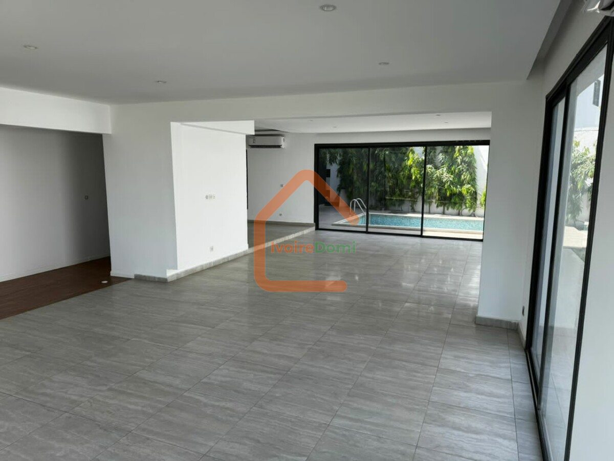 🔥 À LOUER – VILLA DUPLEX 12 PIÈCES DE HAUT STANDING À COCODY RIVIERA 2 – IDÉALE BUREAUX 🔥